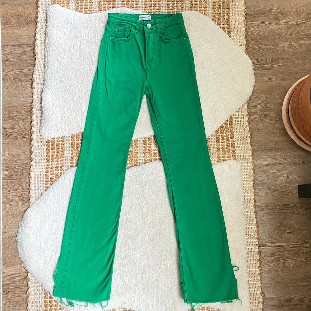 Stradivarius Slim Flare Jeans with Split Hem – Bright Green, Size US 2 / EU 34